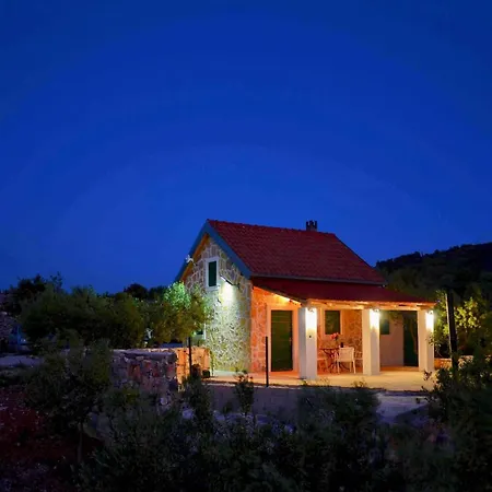 Stone House Ana * Škrip