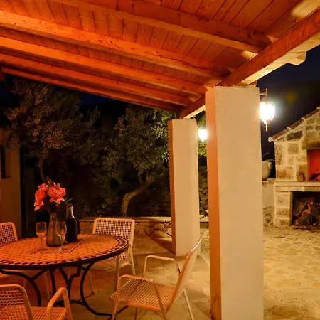 فيلة Stone House Ana