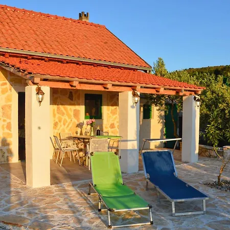 فيلة Stone House Ana Škrip