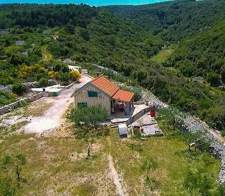 Stone House Ana Škrip